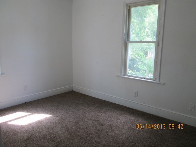 Foto del edificio - 740 Winchester Ave
