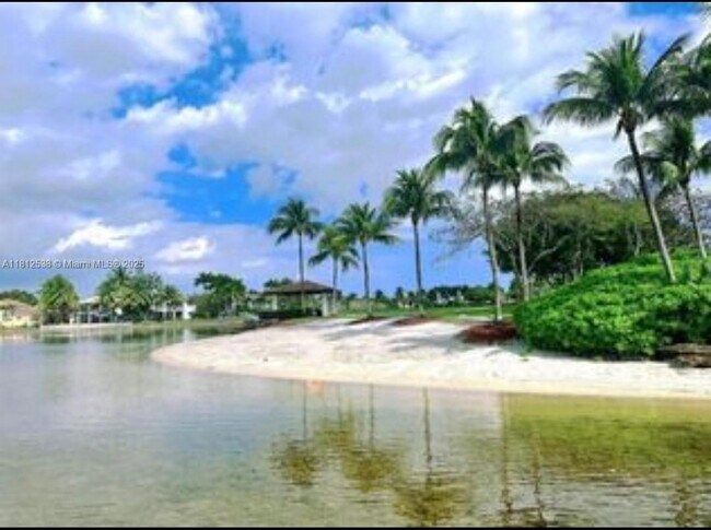 Foto del edificio - 7332 NW 112th Ct