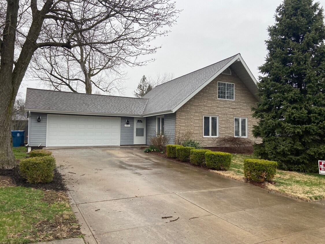 Foto principal - 14837 Michael Dr