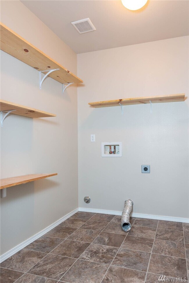 Plano de planta - 7730 181st Street East