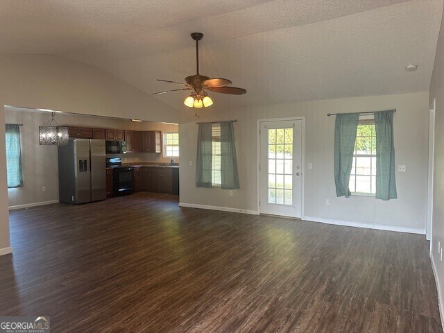 Building Photo - 207 N Bridgeport Dr