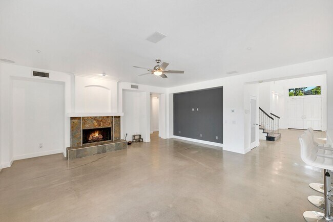 Building Photo - GATED ESTATE AND ENTERTAINER'S DREAM!