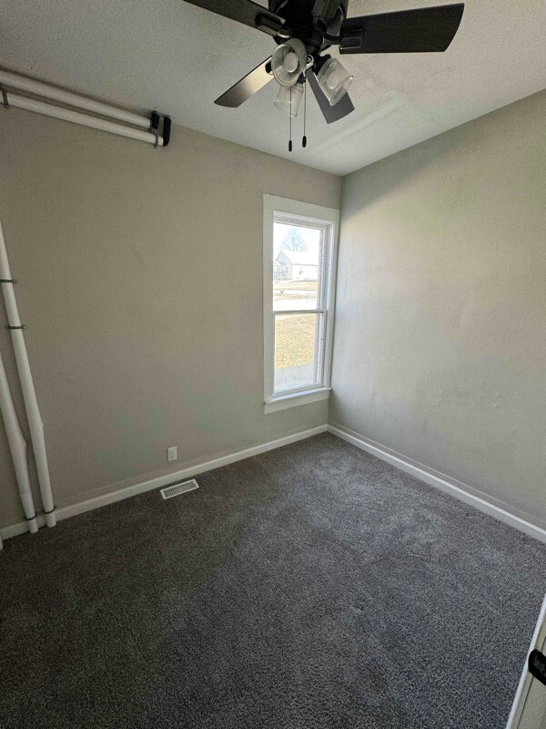 Building Photo - 412 N Pine St
