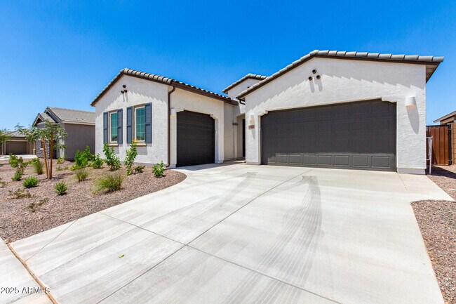 Foto del edificio - 2912 E Lucky Horseshoe Ln