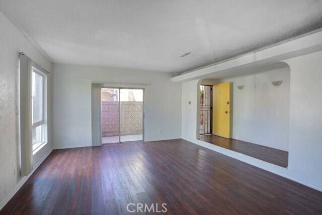 Foto del edificio - 2232 S Sycamore Ave