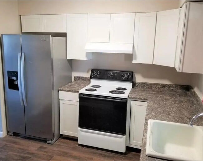 Foto del edificio - 576 Crestwood St SW