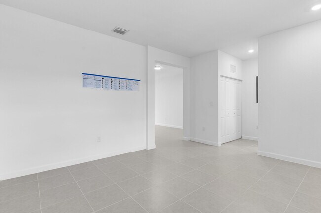 Foto del edificio - 2665 SE 28th St