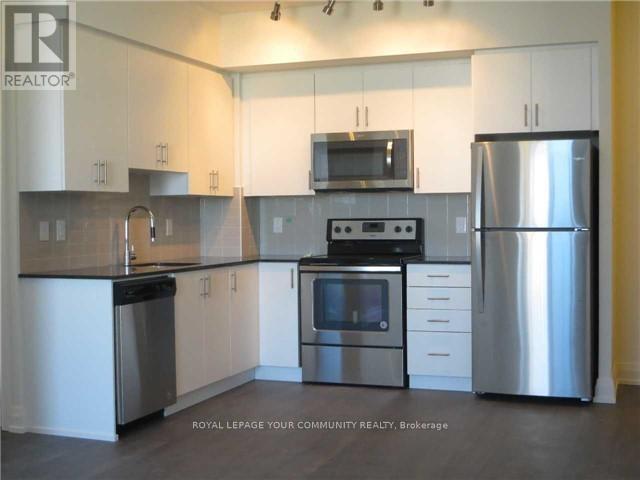 Photo du bâtiment - 3700-3700 Hwy 7