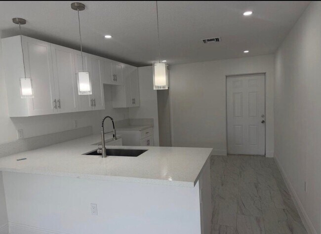 Foto del edificio - 4880 Alberta Ave