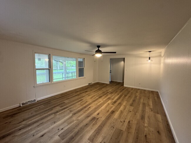 Foto del edificio - 1110 E Pin Oak Dr