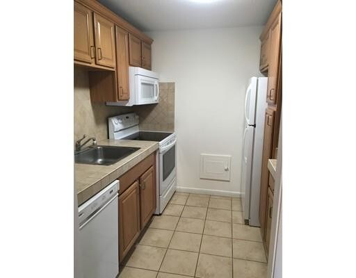 Building Photo - 64 Main St