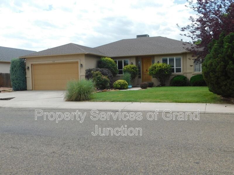 Primary Photo - 566 Garnet Dr