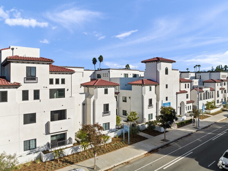 The Residences at 5020 - 5020 Woodman Ave Sherman Oaks, CA 91423