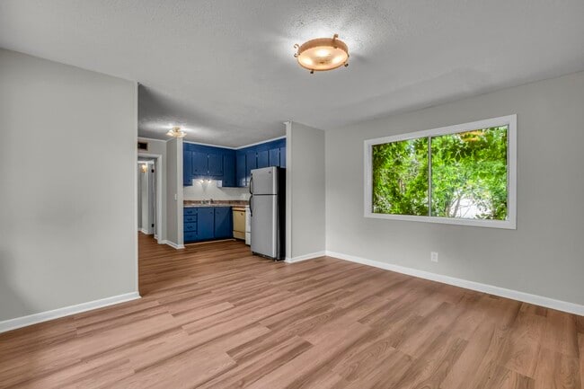 Foto del edificio - 102 S Browder St