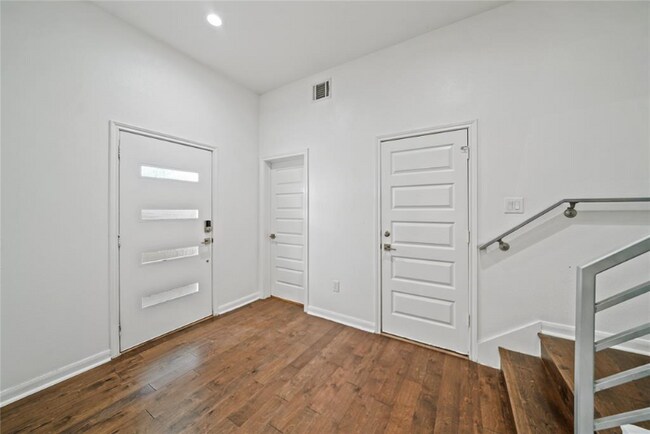 Foto del edificio - 7807 Tierwester St