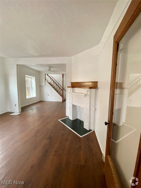 Building Photo - 583 Schiller Ave