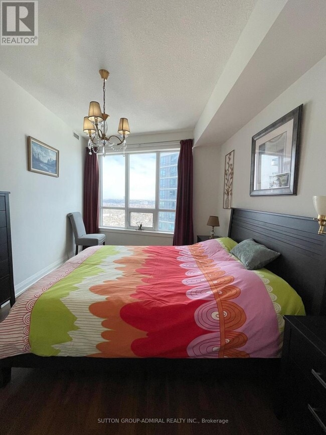 Building Photo - 7161 Yonge St