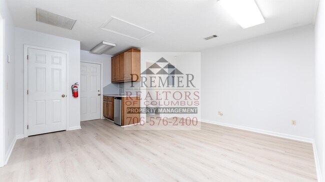 Building Photo - 3878 E Britt David Rd