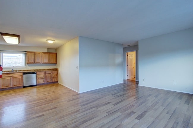 Building Photo - 5140 Taku Dr