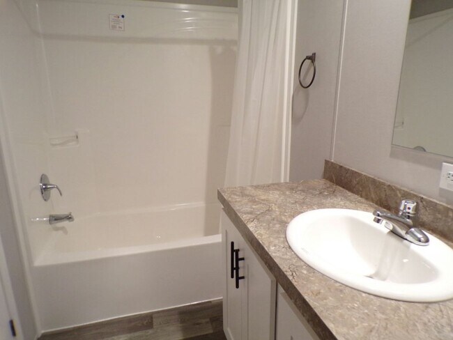Foto del edificio - 1338 W Ashley Rd
