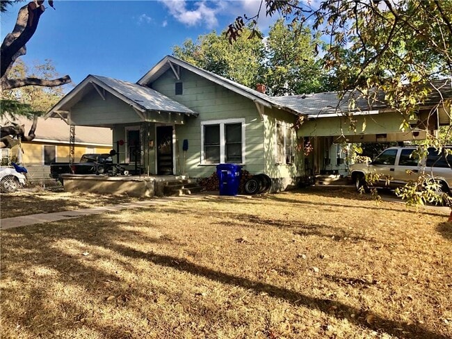 Building Photo - 2626 Summer Ave