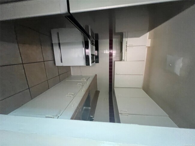 Building Photo - 781 Drew St