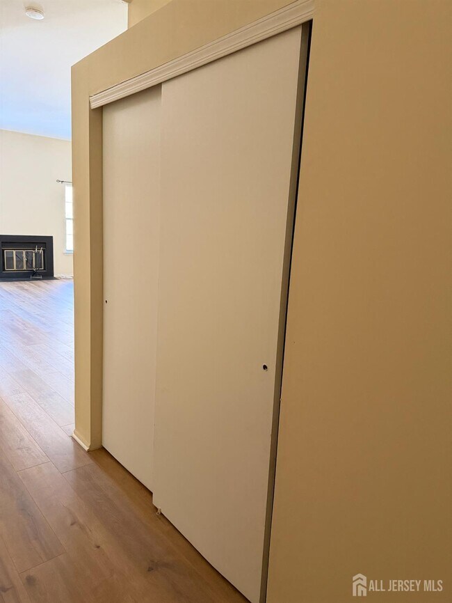 Foto del edificio - 5083 Beech Ct