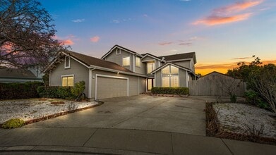 Building Photo - 152 Chesapeake Dr