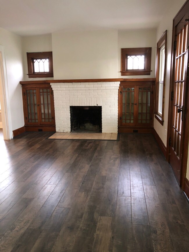 Building Photo - 423 Highland Ave