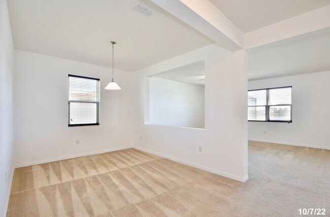 Foto del edificio - Beautiful 3/ 2 Home with a 2 Car Garage and a Water view- St Cloud!
