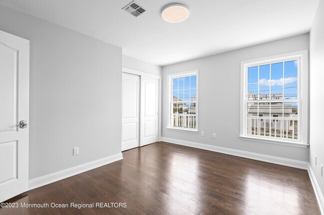 Foto del edificio - 74 Seaview Ave