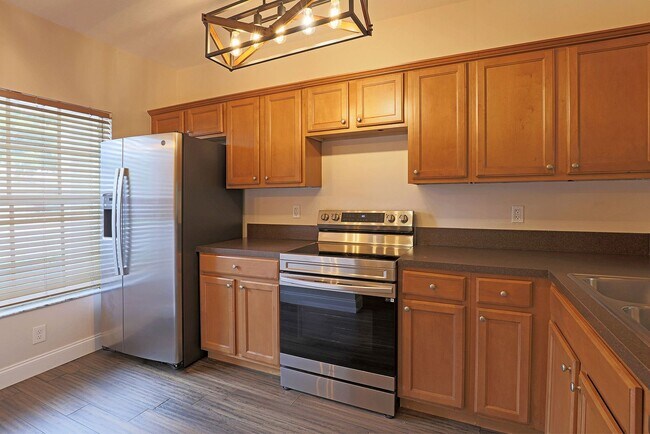 Building Photo - Cypress Landing 8291