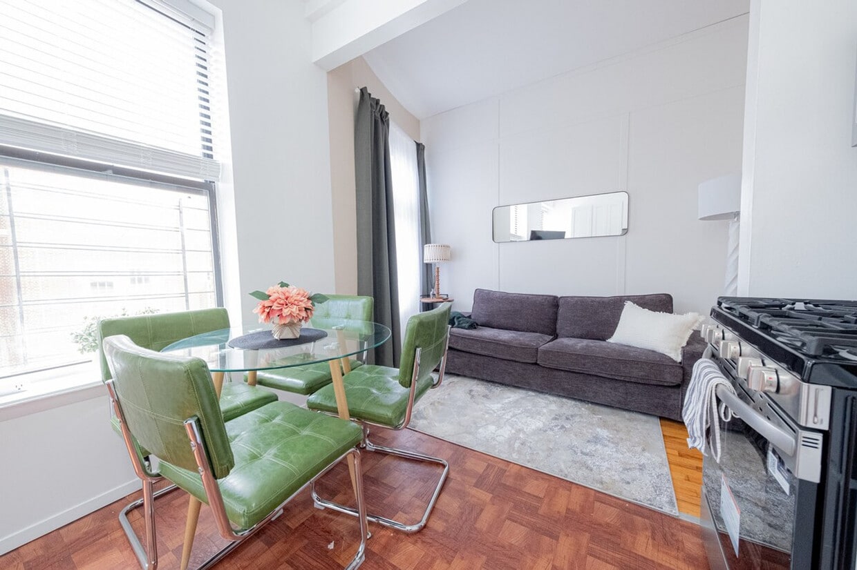 Foto principal - 240 W 112th St