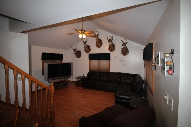 Building Photo - 3100 Ridgewood Dr