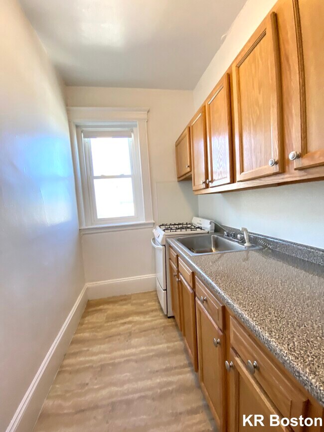 Building Photo - 1213 Commonwealth Ave