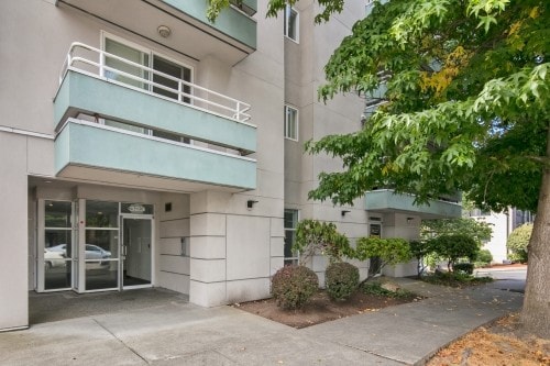 Building Photo - West Republican Place - 1 bedroom