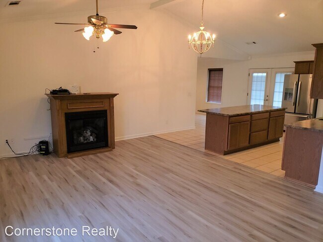 Foto del edificio - 3 br, 2 bath House - 74 Hill Dr.