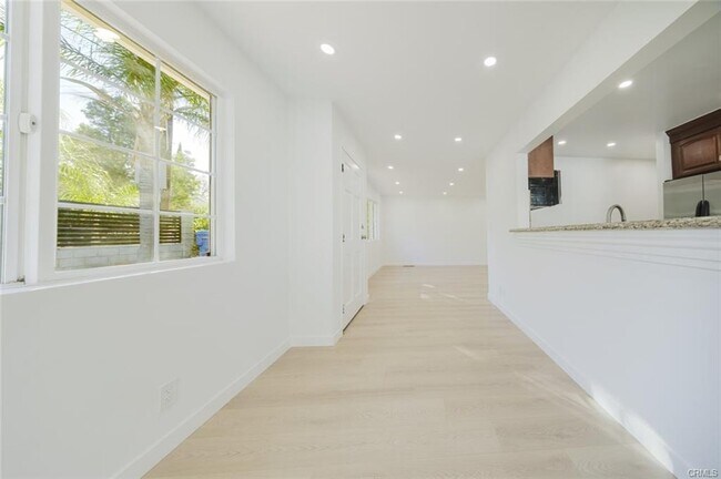 Foto del edificio - 10431 Las Lunitas Ave