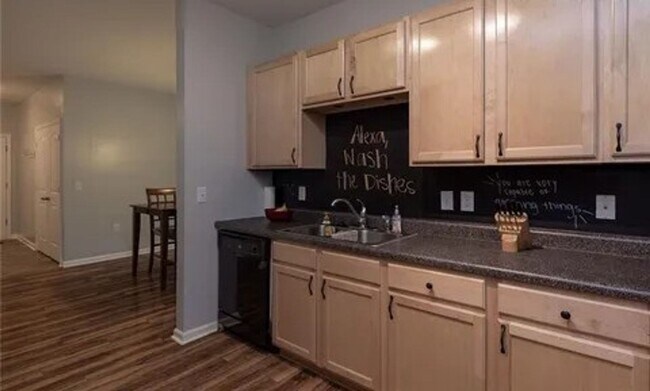 Foto del edificio - Updated 2BR/2BA Condo with Walk-Out Patio Near Downtown Boone