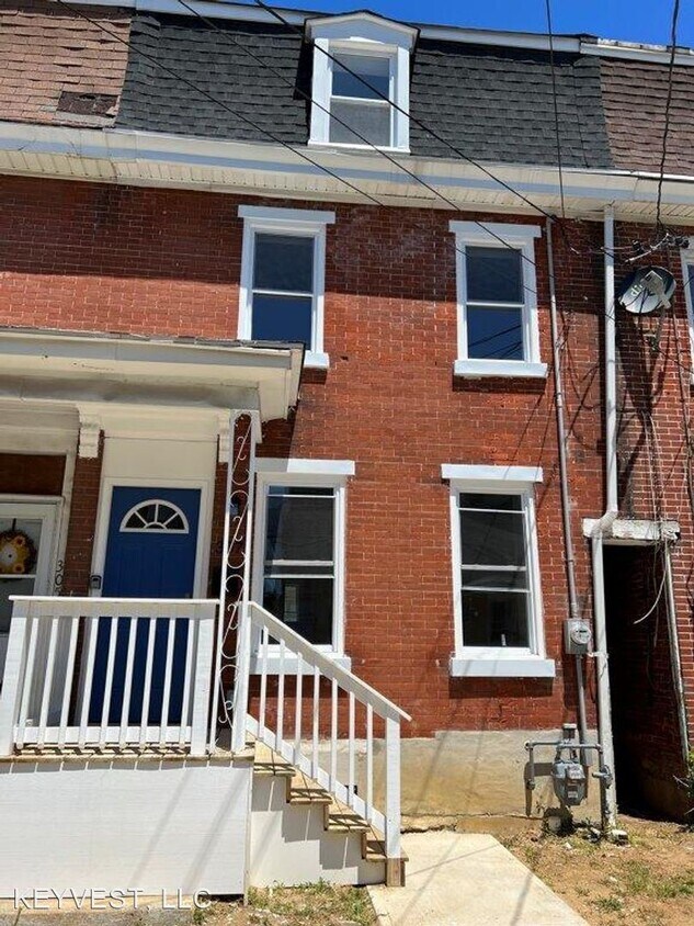 4 br, 2 bath House 307 Jones Ave House for Rent in Burlington, NJ