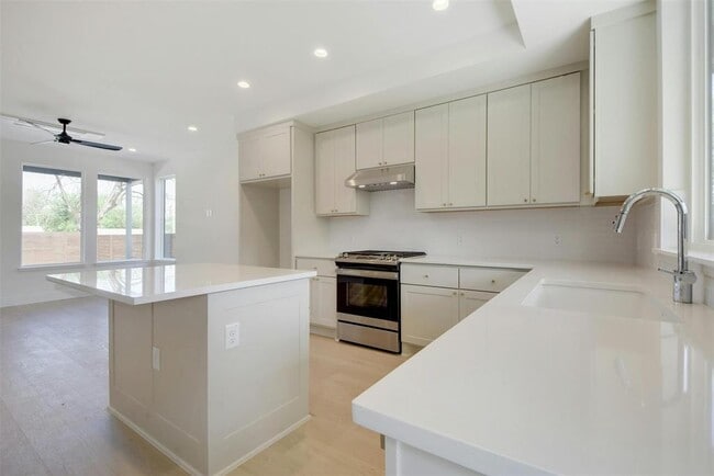 Foto del edificio - 1127 Walton Ln