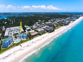 Building Photo - 2737 Ocean Dr