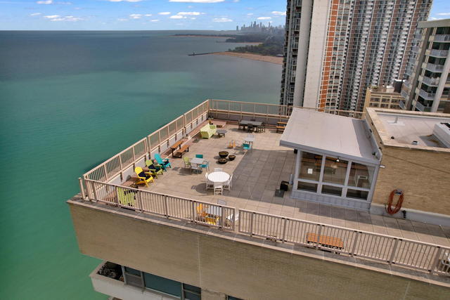 Foto del edificio - 6157 N Sheridan Rd
