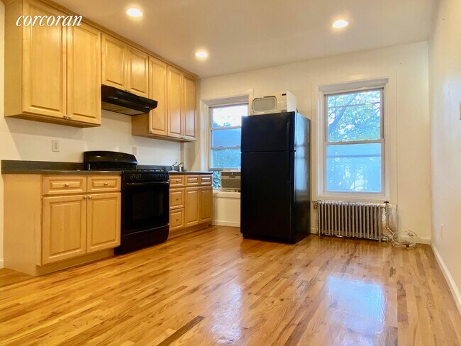 Building Photo - 7 3rd St