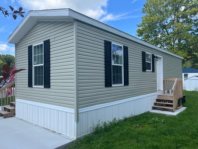 Building Photo - 6610 Lear Nagle Rd