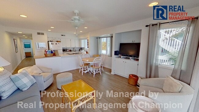 Building Photo - 120 S Lumina Ave