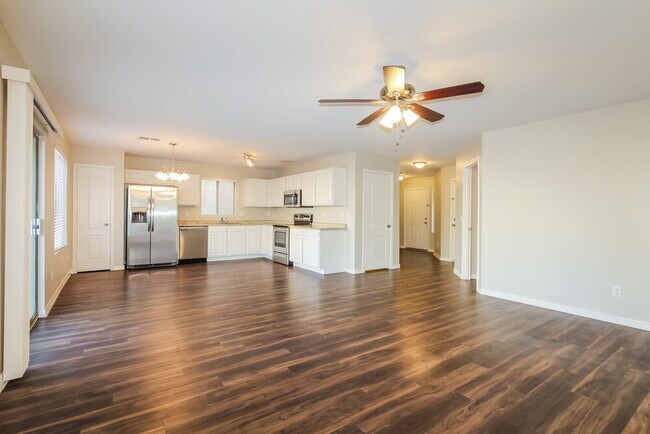 Foto del edificio - 12916 W Lawrence Ct