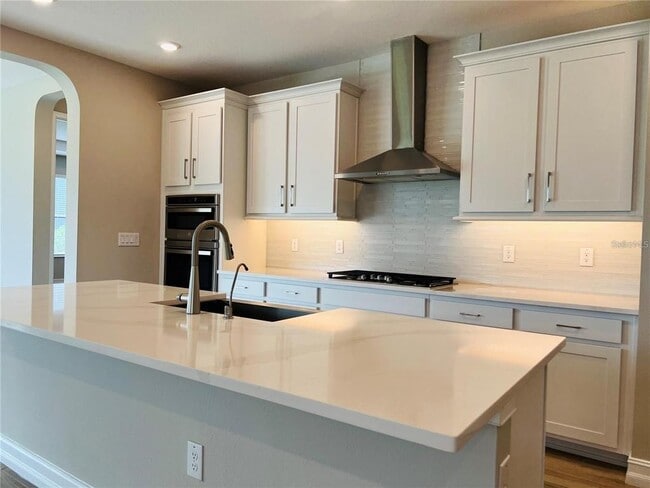 Building Photo - 4567 Tivoli Dr