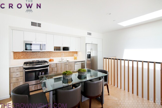 Building Photo - 8350 Santa Monica Blvd