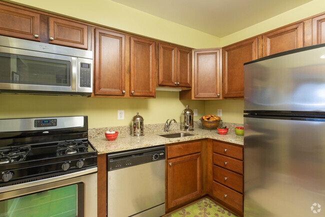 2BR, 2BA - 1259 SF - Ruxton Village Apartments